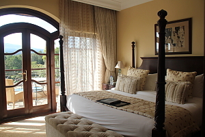 Une des suites les plus romantiques (Manor Suite), au Mont Kenya Safari Club.