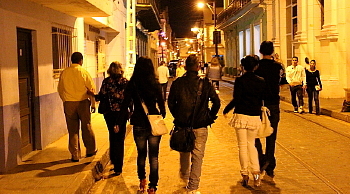 Promenade nocturne à Camaguey Promenade nocturne à Camaguey