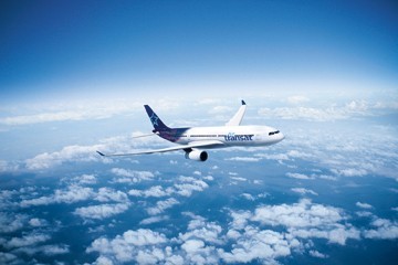 Air Transat souligne le 25e anniversaire de son vol inaugural Air Transat souligne le 25e anniversaire de son vol inaugural
