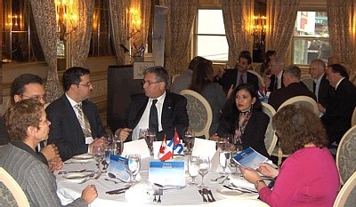 Le ministre du tourisme de Cuba recevait hier à Montréal Le ministre du tourisme de Cuba recevait hier à Montréal