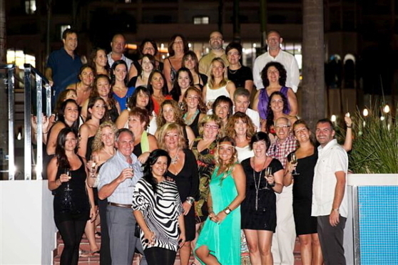 Sandra Mallette de la chaîne RIU accompagnée des personnes du groupe Sunwing (Marisa Poggioni, Sophie Lessard et Guy Marchand) ainsi que 35 agents de tous les coins du Québec lors d’une soirée privée au RIU PALACE COSTA RICA. Sandra Mallette de la chaîne RIU accompagnée des personnes du groupe Sunwing (Marisa Poggioni, Sophie Lessard et Guy Marchand) ainsi que 35 agents de tous les coins du Québec lors d’une soirée privée au RIU PALACE COSTA RICA.
