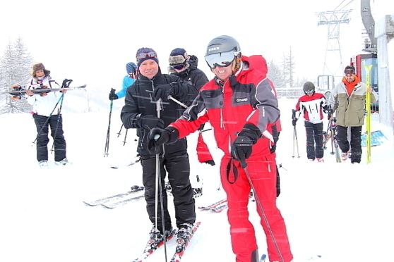 Cours de ski sur l'une des nombreuses pistes