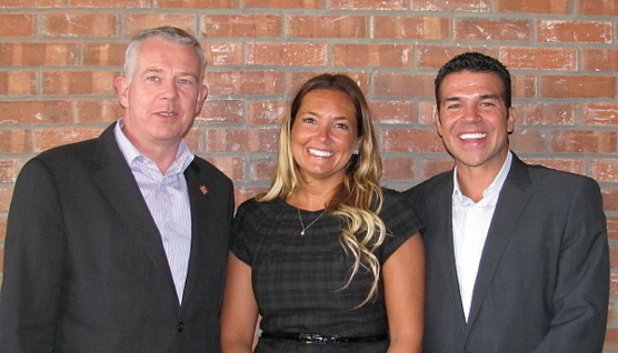 Oliver Kluth, v-p senior ventes et développement des affaires de RIU, Sandra mallette, représentante de RIU au Québec et Eric Rodriguez. v-p développement produits du Groupe Sunwing Oliver Kluth, v-p senior ventes et développement des affaires de RIU, Sandra mallette, représentante de RIU au Québec et Eric Rodriguez. v-p développement produits du Groupe Sunwing