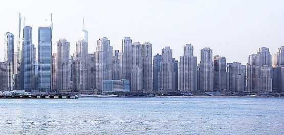 Dubai, aujourd'hui surnommée la " Manhattan du Moyen-Orient" ... Dubai, aujourd'hui surnommée la " Manhattan du Moyen-Orient" ...