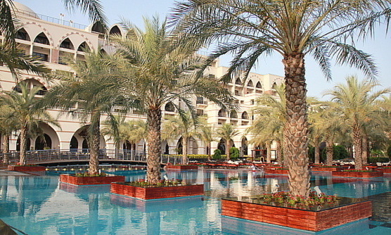 L'hôtel Jumeirah Zabeel Saray propose plusieurs piscines ainsi qu'une plage. L'hôtel Jumeirah Zabeel Saray propose plusieurs piscines ainsi qu'une plage.