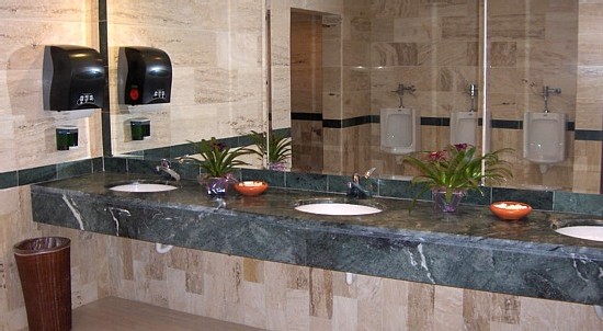 Exclusif ! les toilettes messieurs Exclusif ! les toilettes messieurs