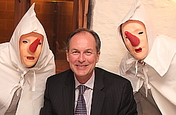 Claude Morin,vice-président ventes mondiales d'Air Canada, en compagnie des Blancs-Moussis.