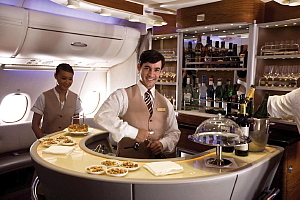 Lounge exclusif dans l'Airbus A 380 d'Emirates.