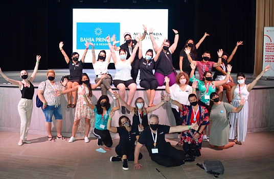 Vacances Air Canada accueille des agents pour un voyage de familiarisation afin de célébrer l'ouverture du Bahia Principe Grand Tulum Vacances Air Canada accueille des agents pour un voyage de familiarisation afin de célébrer l'ouverture du Bahia Principe Grand Tulum