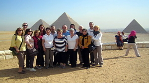 Devant les Pyramides de Guizèh