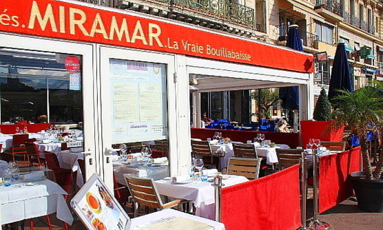 Le restaurant Miramar, dans le port de Marseille