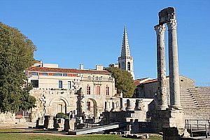 Le théâtre antique à Arles