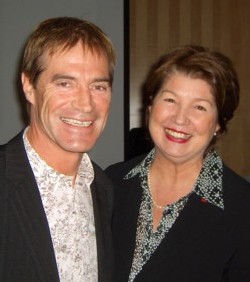 Le comédien Guy Richer et Jacqueline Dillmann-Faure Directrice Maison de la France Le comédien Guy Richer et Jacqueline Dillmann-Faure Directrice Maison de la France