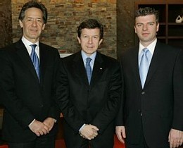 Jonas Prince, président du Groupe Realstar, Gilles Pélisson, président directeur général du groupe Accor et Gilles Rebmann, directeur général de Novotel Montréal Aéroport