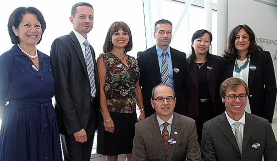 L'équipe des ventes du groupe JV Commerciale. Debout:  Carol Sejean; Charles-Olivier Defaud; Jenny Salas; Robert Furtado; Adeline Piekham-Hsieh, Christine Ghaleb. Devant:  Angelo Ferrara; Alexandre Figueiredo. L'équipe des ventes du groupe JV Commerciale. Debout:  Carol Sejean; Charles-Olivier Defaud; Jenny Salas; Robert Furtado; Adeline Piekham-Hsieh, Christine Ghaleb. Devant:  Angelo Ferrara; Alexandre Figueiredo.