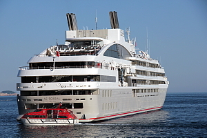 Le Soléal, le nouveau venu de la flotte du Ponant,  est de la même taille et presqu'identique à l'Austral.