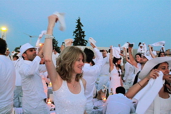 Le dîner est lancé ! Le dîner est lancé !