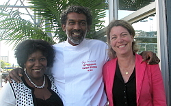 Muriel Wiltord, directrice Amérique du Nord du CMT, le chef Guy Ferdinand et Armelle Tardy-Joubert, directrice Canada d'Atout France. Muriel Wiltord, directrice Amérique du Nord du CMT, le chef Guy Ferdinand et Armelle Tardy-Joubert, directrice Canada d'Atout France.