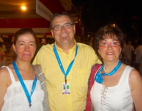 Renée Gonzales de la Lama en compagnie de Jean-Pierre Caron et Denise Caron