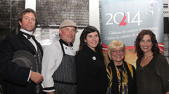 Georges-Etienne Cartier (personnage), Robert Pendergast (chef), Penny Walsh-Mc Guire (Directrice de PEI 2014), Angèle Arseneault et Patricia Richard (chanteuses) Georges-Etienne Cartier (personnage), Robert Pendergast (chef), Penny Walsh-Mc Guire (Directrice de PEI 2014), Angèle Arseneault et Patricia Richard (chanteuses)