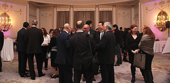 La soirée a attiré de nombreux voyagistes et gens d'affaires. La soirée a attiré de nombreux voyagistes et gens d'affaires.