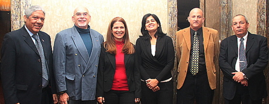 Omar Laguardia (dir. Bureau de Tourisme de Cuba, Gustavo Rodriguez Zaldumbide (nouveau directeur à Toronto), Diana Beatriz Olivera Rodríguez (vp commercial Groupe Gran Caribe), Maria del Carmen Orellana (vp commercial Groupe Cubanacán), José Manuel Bisbé York (dir. com. du Ministère du Tourisme), José Neuris Barzaga Laffitte (vp commercial Groupe Islazul) Omar Laguardia (dir. Bureau de Tourisme de Cuba, Gustavo Rodriguez Zaldumbide (nouveau directeur à Toronto), Diana Beatriz Olivera Rodríguez (vp commercial Groupe Gran Caribe), Maria del Carmen Orellana (vp commercial Groupe Cubanacán), José Manuel Bisbé York (dir. com. du Ministère du Tourisme), José Neuris Barzaga Laffitte (vp commercial Groupe Islazul)