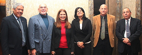 Omar Laguardia (dir. Bureau de Tourisme de Cuba, Gustavo Rodriguez Zaldumbide (nouveau directeur à Toronto), Diana Beatriz Olivera Rodríguez (vp commercial Groupe Gran Caribe), Maria del Carmen Orellana (vp commercial Groupe Cubanacán), José Manuel Bisbé York (dir. com. du Ministère du Tourisme), José Neuris Barzaga Laffitte (vp commercial Groupe Islazul)