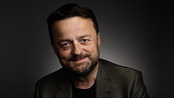 WestJet annonce la nomination de Karl Schuster au poste de vice-président directeur et chef de la fidélisation WestJet annonce la nomination de Karl Schuster au poste de vice-président directeur et chef de la fidélisation