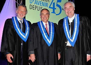 De gauche à droite : Pierre Gagnaire, Jacques Parisien et Hervé This, récipiendaires de diplômes honoris causa de l'ITHQ (Groupe CNW/Institut de tourisme et d'hôtellerie du Québec)