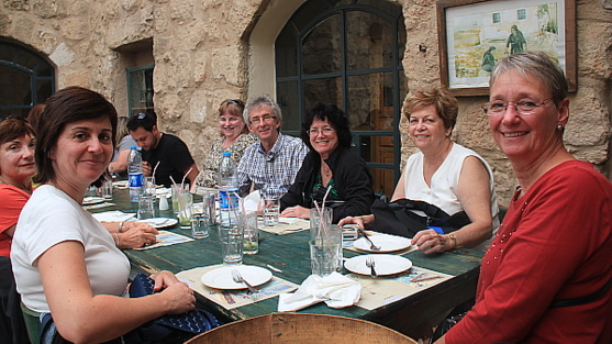 Une partie du groupe d'agents de voyages qui participaient à ce voyage de familiarisation. Ici, à Madaba. Une partie du groupe d'agents de voyages qui participaient à ce voyage de familiarisation. Ici, à Madaba.