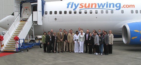 Sunwing prend livraison d'un nouveau B-737 dédié au marché québécois Sunwing prend livraison d'un nouveau B-737 dédié au marché québécois
