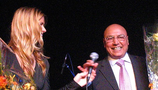 La chanteuse IMA et Colin Hunter La chanteuse IMA et Colin Hunter