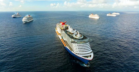 Sept navires de Carnival Cruise Line se donnent rendez-vous près de Cozumel