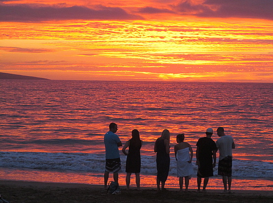 Les couchers de soleil sont particulièrement beau sur la côte ouest de Maui – ici au Fairmont Kea Lani. Les couchers de soleil sont particulièrement beau sur la côte ouest de Maui – ici au Fairmont Kea Lani.