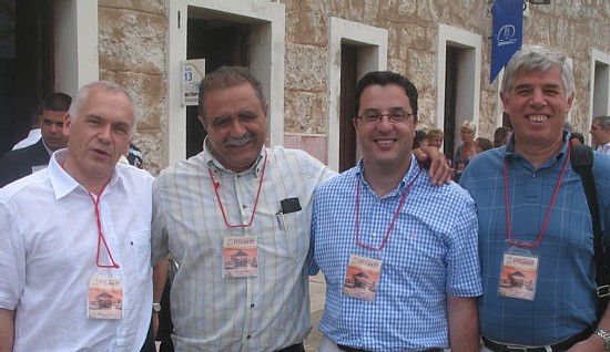 Michel Parent et Yvon Michel de TMR, entourent Narcisso Sotolongo et Marti Aragones de Sol Melia Cuba