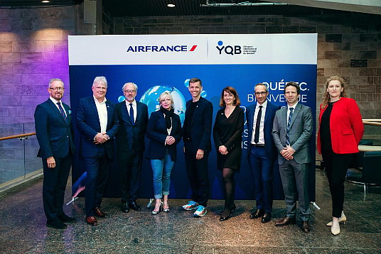 Delta Airlines - Steven Larkin; Aéroports de Québec – Stéphane Poirier, Président et chef de la direction; Air France-KLM. Henri Hourcade – Directeur général France ; Tourisme Québec – Caroline Proulx, Ministre du Tourisme; Ville de Québec – Bruno Marchand, Maire; Air France- KLM – Catherine Guillemart-Dias, Directrice générale Canada ; Air France – Johann Panier, Directeur de la flotte; Air France-KLM – Éric Caron - Directeur général Amérique du Nord; Atout France - Mélanie Paul-Hus Directrice Générale Canada.