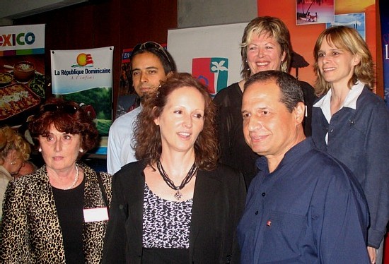De g à d: Mimi Chugami, Cesar Castaneda, Nadine Droulans, Abdelghani Ragala, Monique Lizotte et Barbara Simon De g à d: Mimi Chugami, Cesar Castaneda, Nadine Droulans, Abdelghani Ragala, Monique Lizotte et Barbara Simon