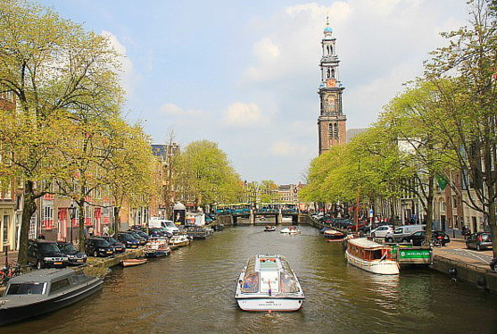Amsterdam est réputée pour ses canaux, qui demeurent l' un de ses atouts principaux
