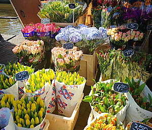 Le Marché aux fleurs se tient quotidiennement, d'avril à octobre