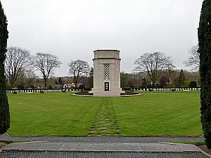 Le cimetière américain a récemment reçu la visite de Barak Obama. Le cimetière américain a récemment reçu la visite de Barak Obama.