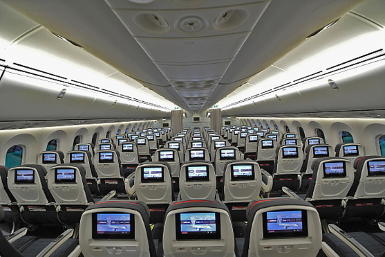 La nouvelle cabine économique d'Air Canada, à bord de l'appareil 787 Dreamliner. (Groupe CNW/Air Canada). La nouvelle cabine économique d'Air Canada, à bord de l'appareil 787 Dreamliner. (Groupe CNW/Air Canada).