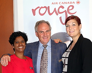 Mireille Moutou, chef de secteur ventes; Guy Marchand directeur général des ventes pour l'Est du Canada de V.A.C. et Alexie Deschênes, chef commercial régional d'Air Canada Mireille Moutou, chef de secteur ventes; Guy Marchand directeur général des ventes pour l'Est du Canada de V.A.C. et Alexie Deschênes, chef commercial régional d'Air Canada