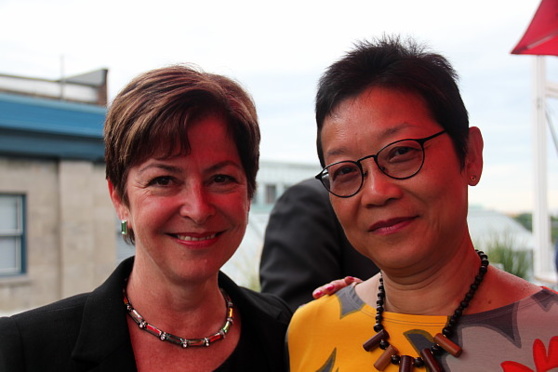 Kayla Schubert (office de tourisme de la Thaîlande) et Karisa Lui (celui d' Hong Kong)