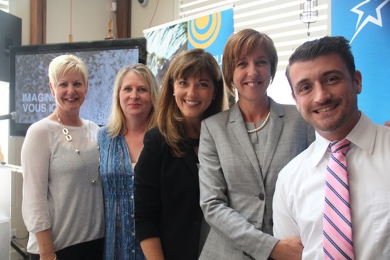 : L'équipe de Vacances Transat: de g. à dr: Denise Heffron, Nathalie Dunn, Maryse Martel, Sylvie Murdock et Alex Brien : L'équipe de Vacances Transat: de g. à dr: Denise Heffron, Nathalie Dunn, Maryse Martel, Sylvie Murdock et Alex Brien