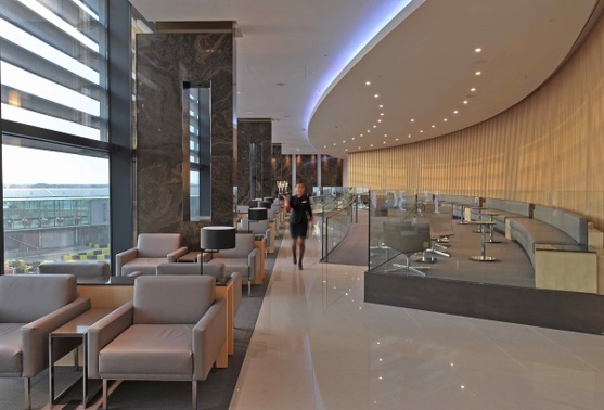 Salon principal dont les deux tiers sont une zone de places assises. (Groupe CNW/Air Canada) Salon principal dont les deux tiers sont une zone de places assises. (Groupe CNW/Air Canada)