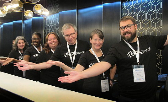 L'événement annuel de reconnaissance des agents de Voyages TravelBrands fait un retour triomphal avec deux salons à guichets fermés. L'événement annuel de reconnaissance des agents de Voyages TravelBrands fait un retour triomphal avec deux salons à guichets fermés.