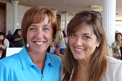 Syvie Murdock, superviseure développement des affaires et Maryse Martel , directrice commercialisation de Vacances Transat et Nolitours au Québec Syvie Murdock, superviseure développement des affaires et Maryse Martel , directrice commercialisation de Vacances Transat et Nolitours au Québec