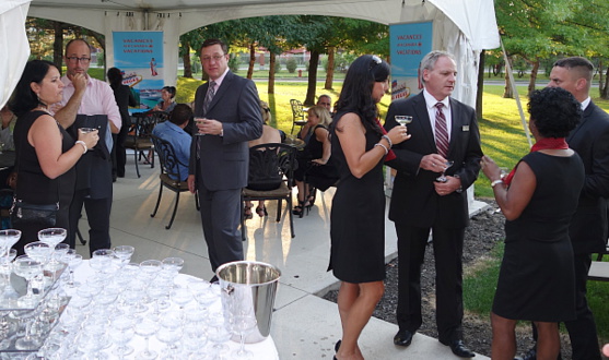 Vacances Air Canada commanditait le coktail Vacances Air Canada commanditait le coktail