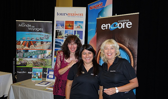 La joyeuse équipe de TravelBrands, Nathalie Demontigny, Jennifer Santa Cruz  et Lina Côté La joyeuse équipe de TravelBrands, Nathalie Demontigny, Jennifer Santa Cruz  et Lina Côté