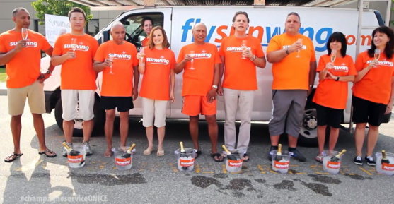 Vacances Sunwing accepte l’Ice Bucket Challenge, version champagne Vacances Sunwing accepte l’Ice Bucket Challenge, version champagne